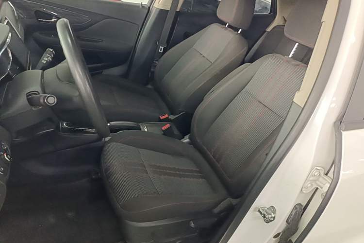 Used Buick Encore 2016 18T Automatic Two-Wheel Drive Urban Leading Edition Left Front Seat