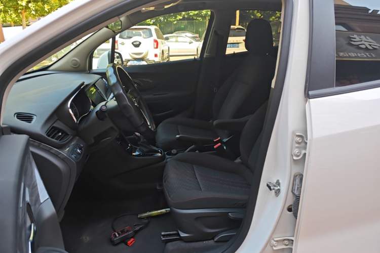 Used Buick Encore 2016 18T Automatic Two-Wheel Drive Urban Leading Edition Left Front Seat
