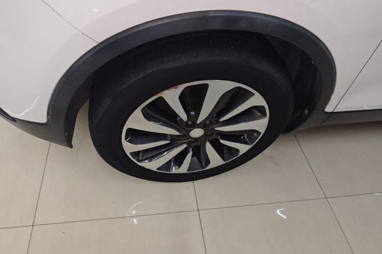 Used Buick Encore 2016 18T Automatic Two-Wheel Drive Urban Elite Model Left Front Wheel Hub