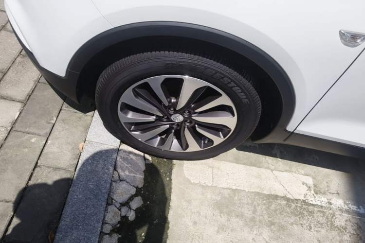 Used Buick Encore 2016 18T Automatic Two-Wheel Drive Urban Elite Model Left Front Wheel Hub