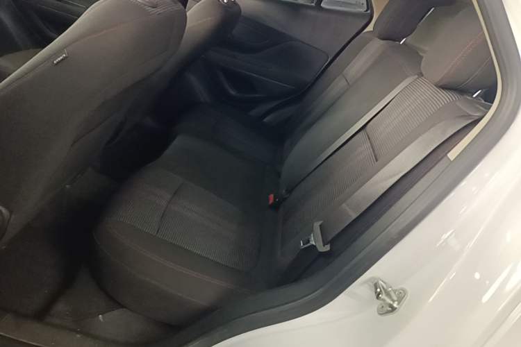 Used Buick Encore 2016 18T Automatic Two-Wheel Drive Urban Leading Edition Left Rear Seat