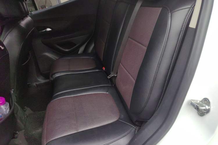 Used Buick Encore 2016 18T Manual Two-Wheel Drive Urban Advanced Model Left Rear Seat