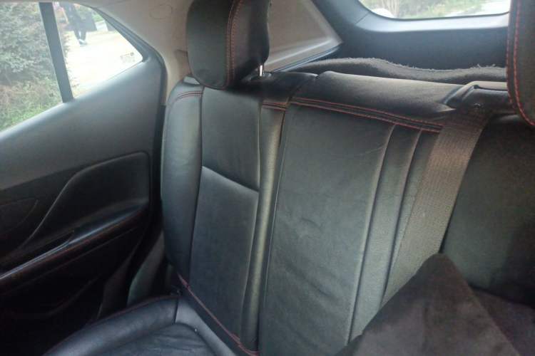 Used Buick Encore 2016 18T Automatic Two-Wheel Drive Urban Fashion Model Left Rear Seat