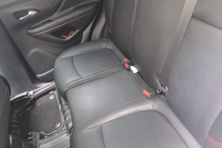 Used Buick Encore 2016 18T Automatic Two-Wheel Drive Urban Leading Edition Left Rear Seat