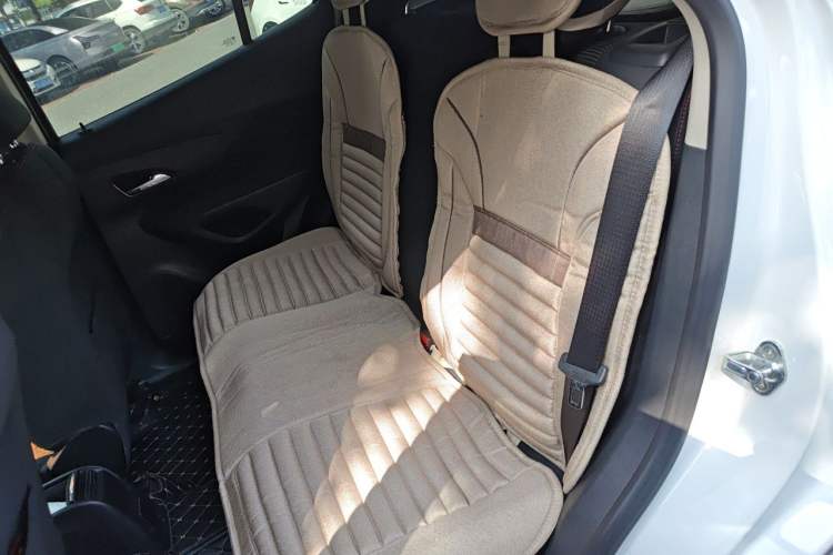 Used Buick Encore 2016 18T Automatic Two-Wheel Drive Urban Leading Edition Left Rear Seat