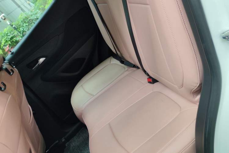 Used Buick Encore 2016 18T Automatic Two-Wheel Drive Urban Leading Edition Left Rear Seat