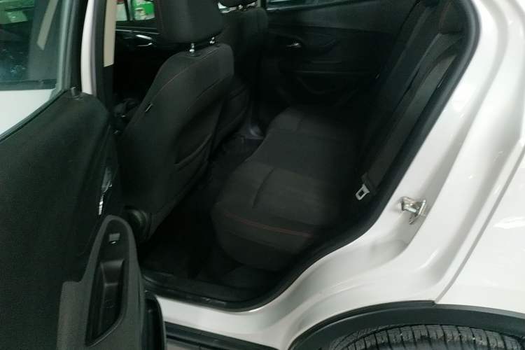 Used Buick Encore 2016 18T Automatic Two-Wheel Drive Urban Leading Edition Left Rear Seat