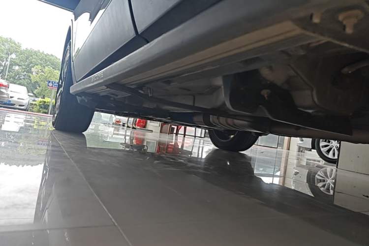 Used Buick Encore 2016 18T Automatic Two-Wheel Drive Urban Elite Model Left Side Sill