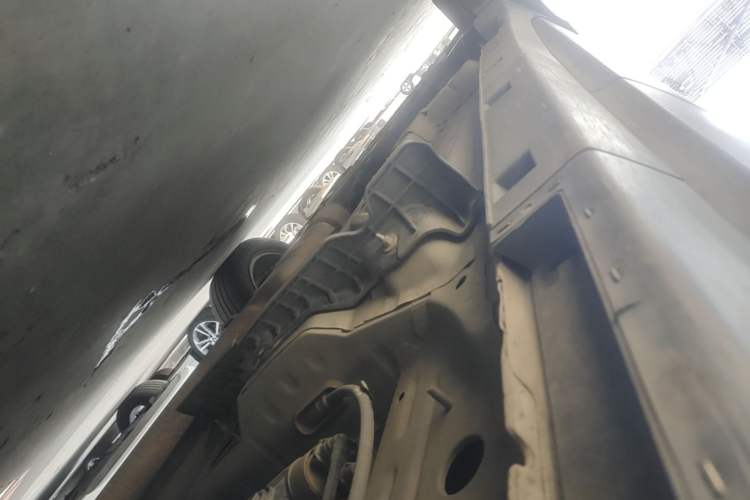Used Buick Encore 2016 18T Manual Two-Wheel Drive Urban Advanced Model Left Side Sill