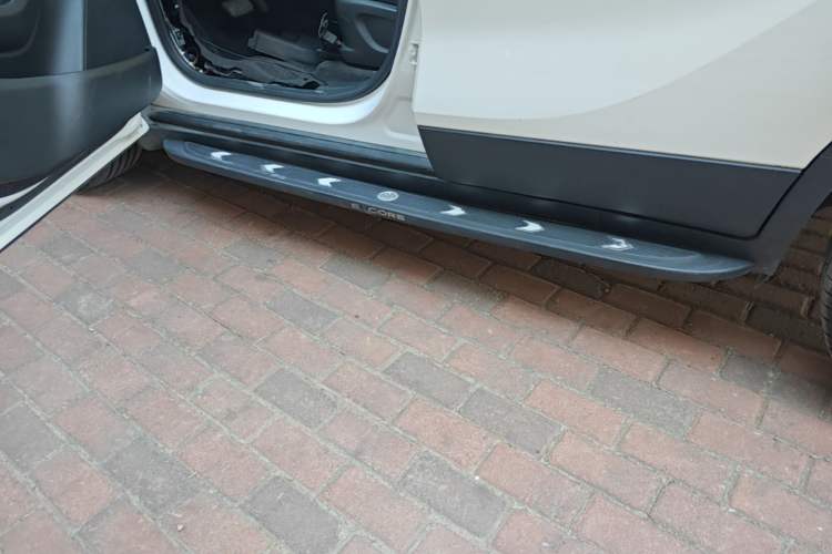 Used Buick Encore 2016 18T Automatic Two-Wheel Drive Urban Leading Edition Left Side Sill