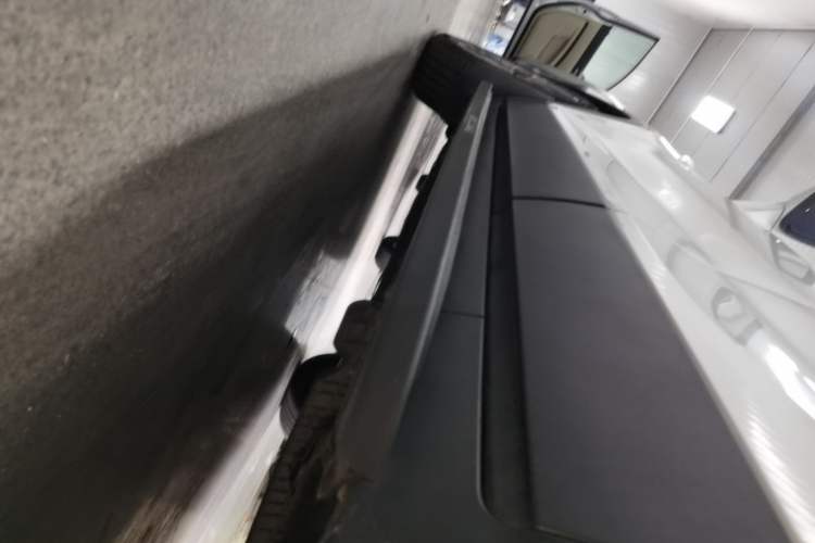 Used Buick Encore 2016 18T Automatic Two-Wheel Drive Urban Leading Edition Left Side Sill
