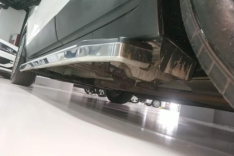 Used Buick Encore 2016 18T Automatic Two-Wheel Drive Urban Leading Edition Left Side Sill