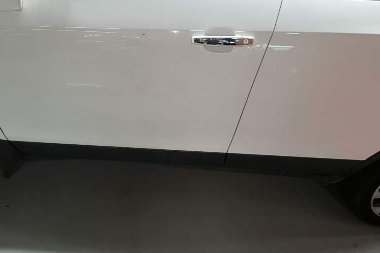 Used Buick Encore 2016 18T Automatic Two-Wheel Drive Urban Elite Model Left Side Sill