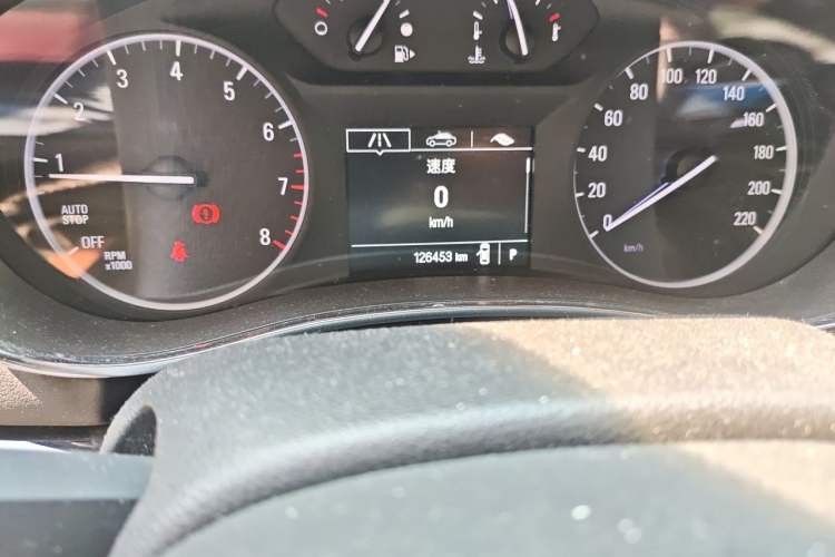 Used Buick Encore 2016 18T Automatic Two-Wheel Drive Urban Elite Model Odometer Close Up
