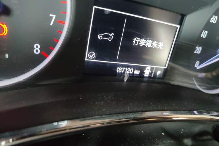 Used Buick Encore 2016 18T Automatic Two-Wheel Drive Urban Elite Model Odometer Close Up