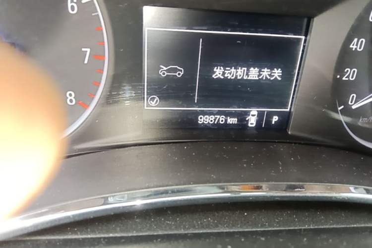 Used Buick Encore 2016 18T Automatic Two-Wheel Drive Urban Elite Model Odometer Close Up