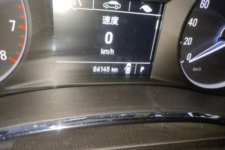 Used Buick Encore 2016 18T Automatic Two-Wheel Drive Urban Leading Edition Odometer Close Up