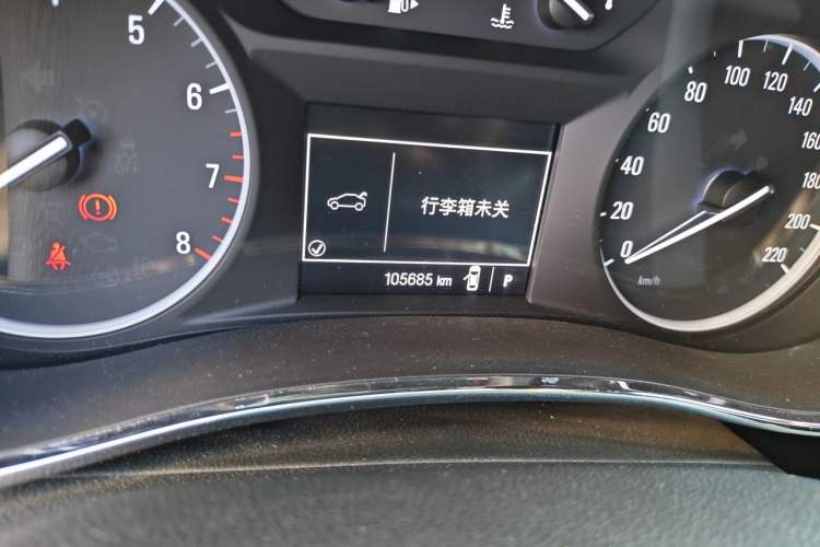 Used Buick Encore 2016 18T Automatic Two-Wheel Drive Urban Leading Edition Odometer Close Up