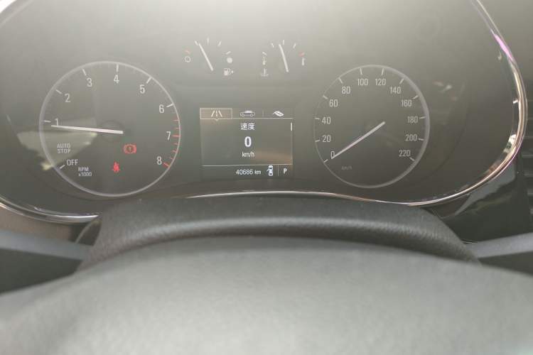 Used Buick Encore 2016 18T Automatic Two-Wheel Drive Urban Leading Edition Odometer Close Up
