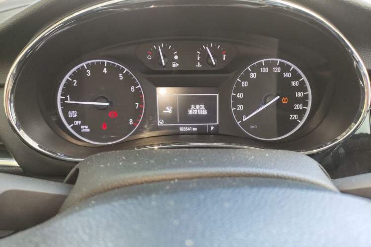 Used Buick Encore 2016 18T Automatic Two-Wheel Drive Urban Fashion Model Odometer Close Up