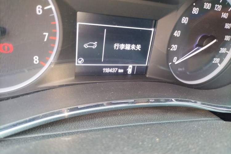 Used Buick Encore 2016 18T Manual Two-Wheel Drive Urban Advanced Model Odometer Close Up