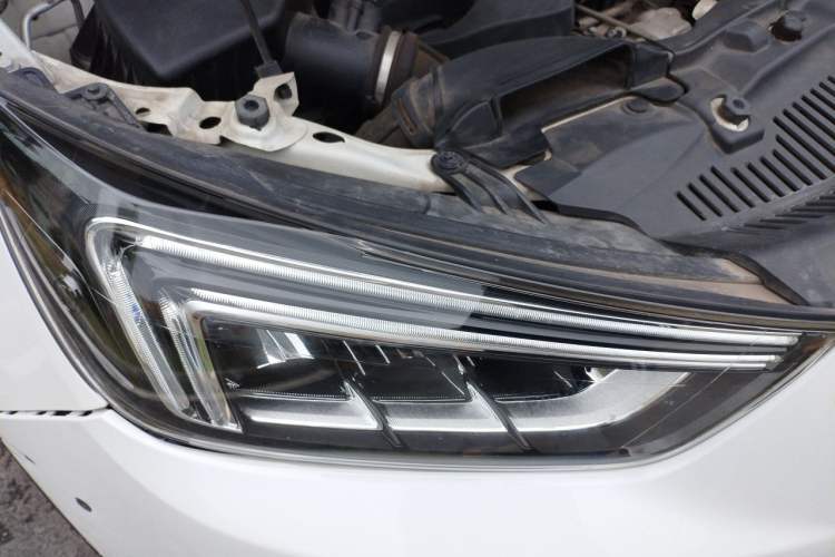 Used Buick Encore 2016 18T Automatic Two-Wheel Drive Urban Elite Model Right Front Headlight