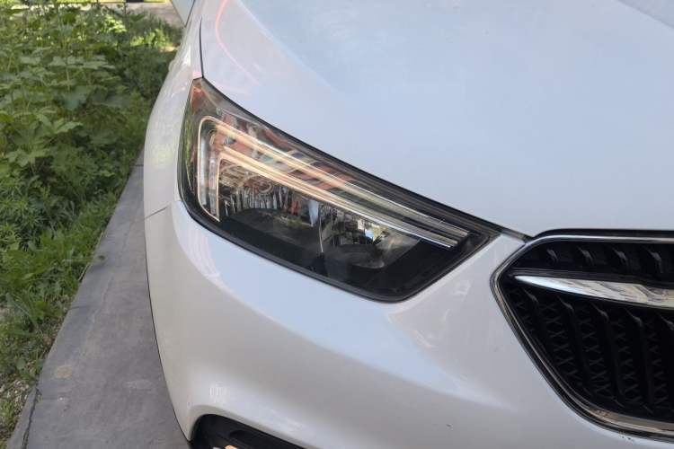 Used Buick Encore 2016 18T Automatic Two-Wheel Drive Urban Leading Edition Right Front Headlight