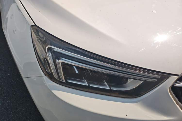 Used Buick Encore 2016 18T Automatic Two-Wheel Drive Urban Elite Model Right Front Headlight