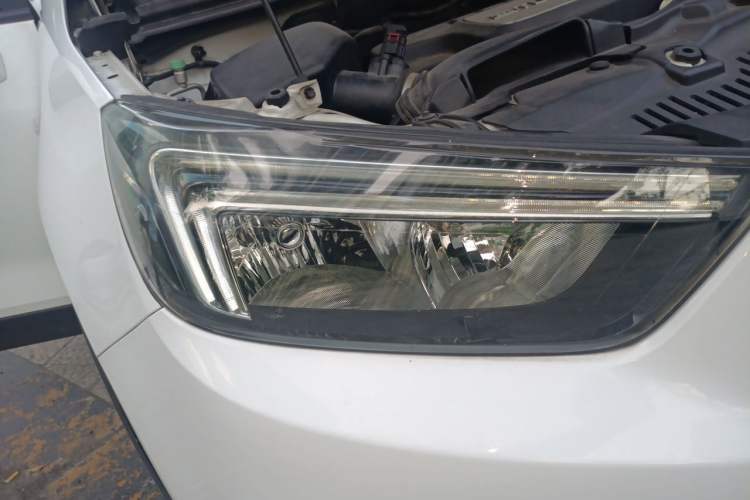 Used Buick Encore 2016 18T Automatic Two-Wheel Drive Urban Fashion Model Right Front Headlight