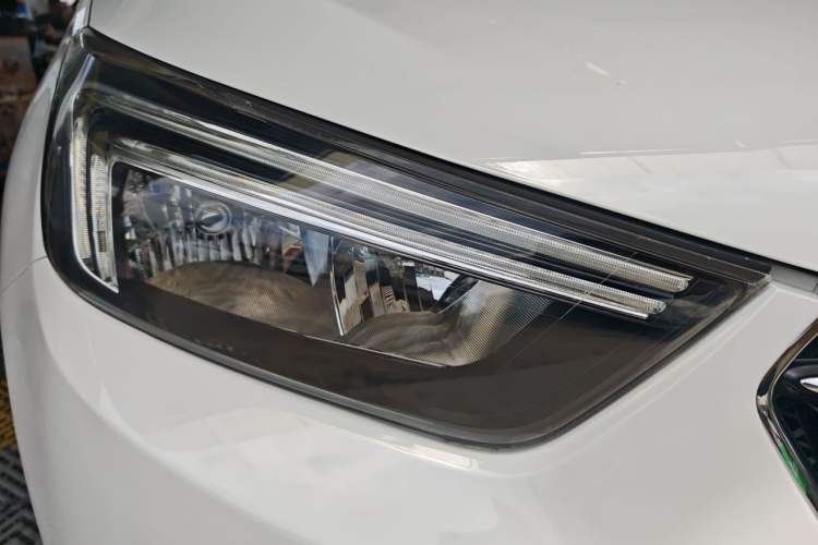 Used Buick Encore 2016 18T Automatic Two-Wheel Drive Urban Leading Edition Right Front Headlight