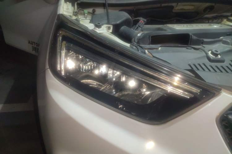 Used Buick Encore 2016 18T Automatic Two-Wheel Drive Urban Leading Edition Right Front Headlight