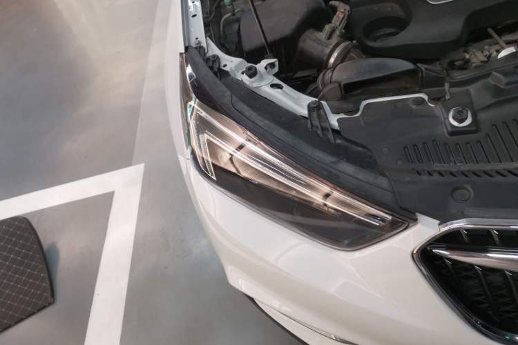 Used Buick Encore 2016 18T Automatic Two-Wheel Drive Urban Leading Edition Right Front Headlight