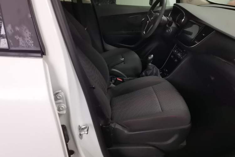Used Buick Encore 2016 18T Manual Two-Wheel Drive Urban Advanced Model Right Front Seat
