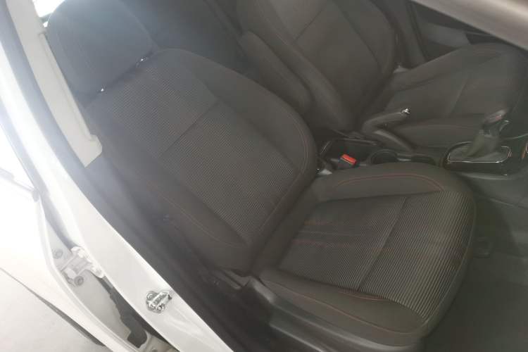 Used Buick Encore 2016 18T Automatic Two-Wheel Drive Urban Leading Edition Right Front Seat