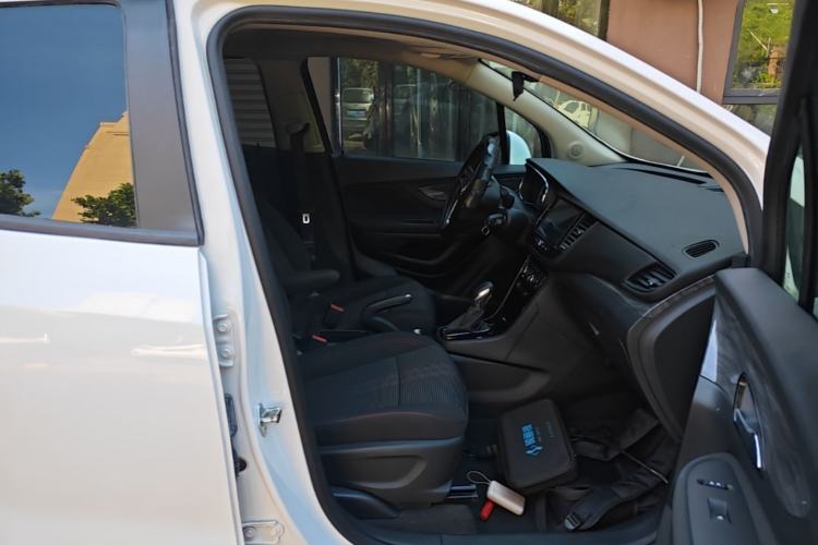 Used Buick Encore 2016 18T Automatic Two-Wheel Drive Urban Leading Edition Right Front Seat