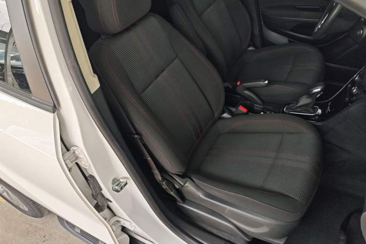 Used Buick Encore 2016 18T Automatic Two-Wheel Drive Urban Leading Edition Right Front Seat