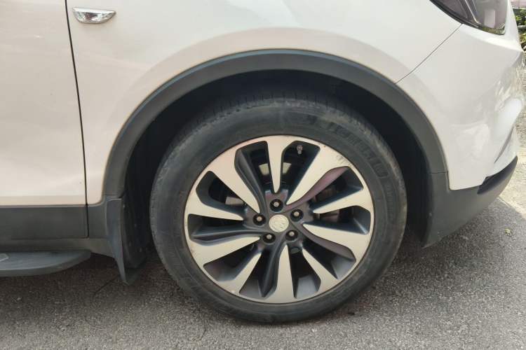Used Buick Encore 2016 18T Automatic Two-Wheel Drive Urban Elite Model Right Front Wheel Hub