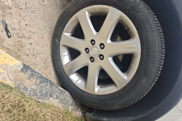Used Buick Encore 2016 18T Automatic Two-Wheel Drive Urban Leading Edition Right Front Wheel Hub