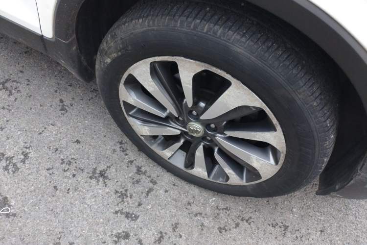 Used Buick Encore 2016 18T Automatic Two-Wheel Drive Urban Elite Model Right Front Wheel Hub