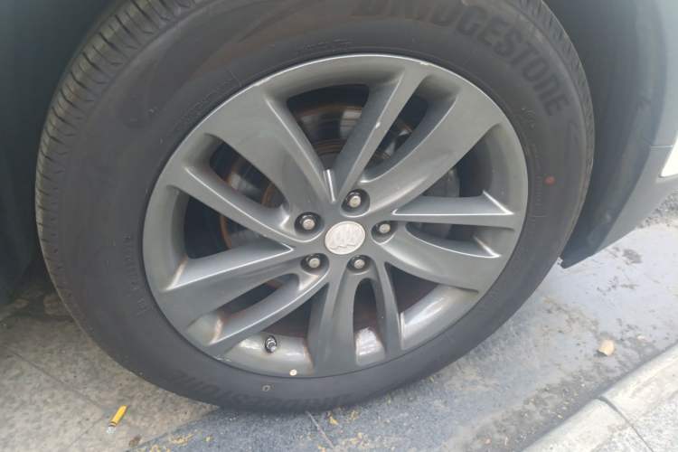 Used Buick Encore 2016 18T Automatic Two-Wheel Drive Urban Fashion Model Right Front Wheel Hub