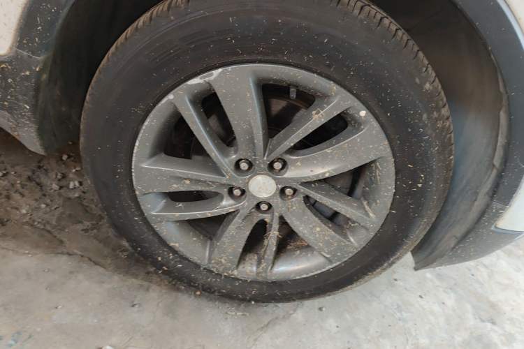 Used Buick Encore 2016 18T Automatic Two-Wheel Drive Urban Fashion Model Right Front Wheel Hub