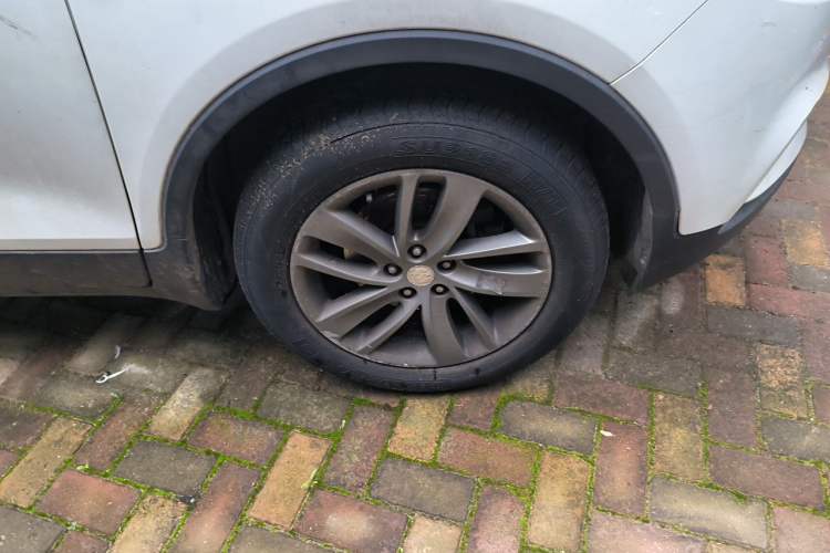 Used Buick Encore 2016 18T Automatic Two-Wheel Drive Urban Leading Edition Right Front Wheel Hub