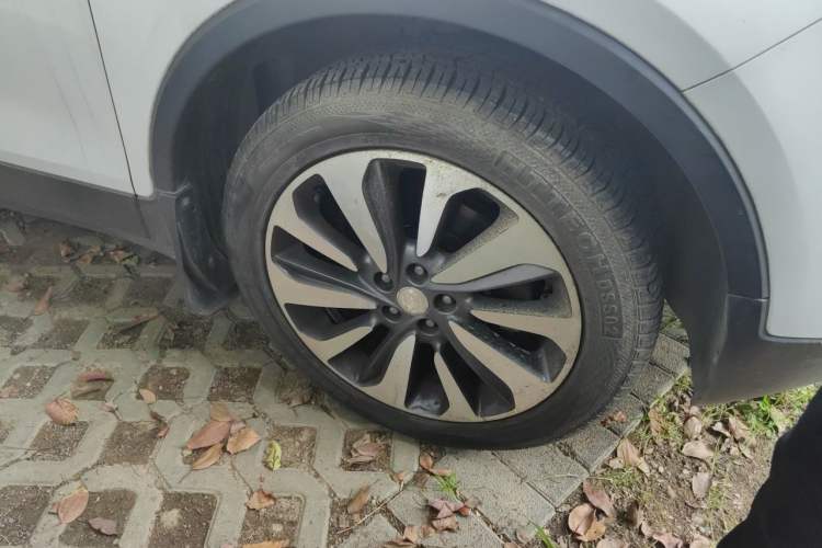 Used Buick Encore 2016 18T Automatic Two-Wheel Drive Urban Elite Model Right Front Wheel Hub