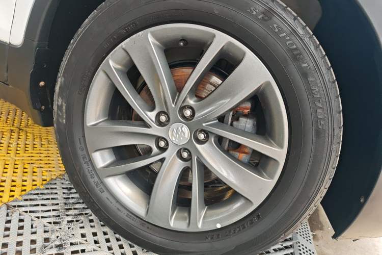 Used Buick Encore 2016 18T Automatic Two-Wheel Drive Urban Leading Edition Right Front Wheel Hub