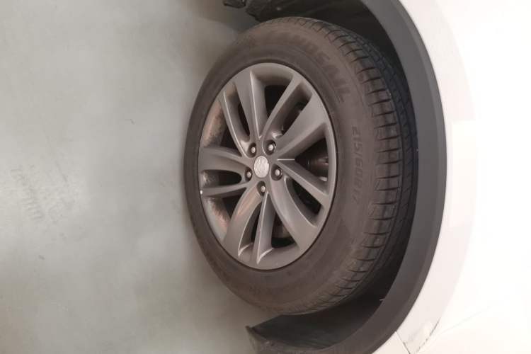Used Buick Encore 2016 18T Automatic Two-Wheel Drive Urban Leading Edition Right Front Wheel Hub