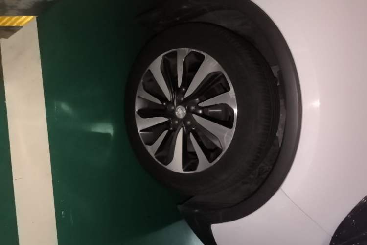 Used Buick Encore 2016 18T Automatic Two-Wheel Drive Urban Elite Model Right Front Wheel Hub