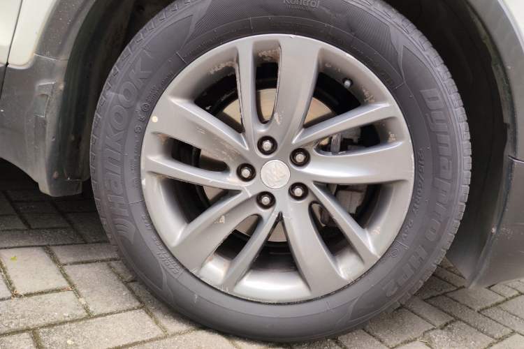 Used Buick Encore 2016 18T Automatic Two-Wheel Drive Urban Leading Edition Right Front Wheel Hub