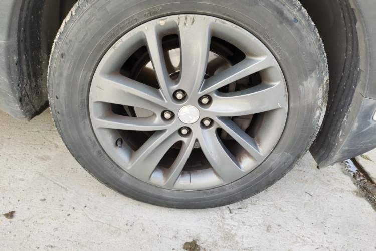 Used Buick Encore 2016 18T Automatic Two-Wheel Drive Urban Fashion Model Right Front Wheel Hub