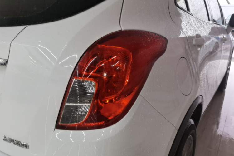 Used Buick Encore 2016 18T Automatic Two-Wheel Drive Urban Fashion Model Right Rear Taillight