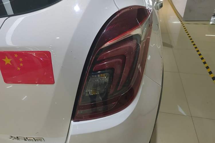 Used Buick Encore 2016 18T Automatic Two-Wheel Drive Urban Elite Model Right Rear Taillight